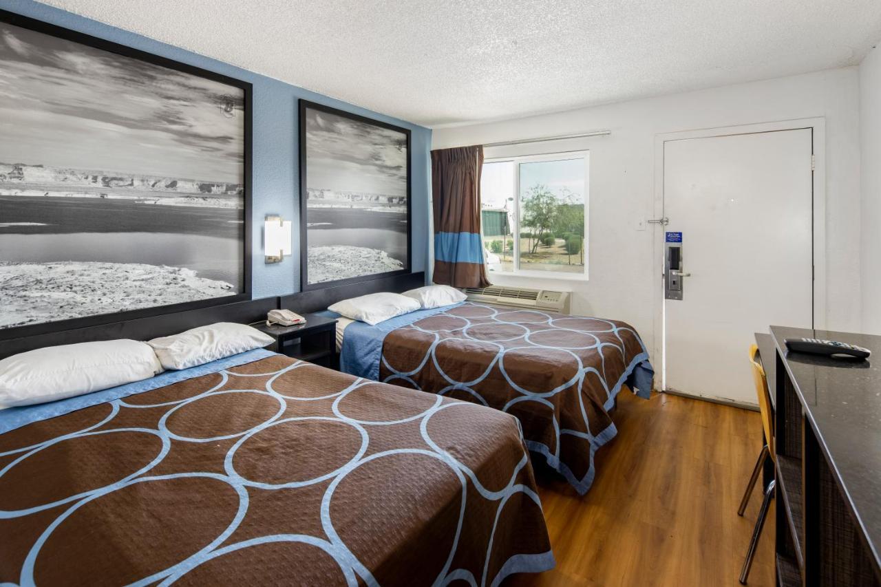 Super 8 By Wyndham Phoenix West מראה חיצוני תמונה