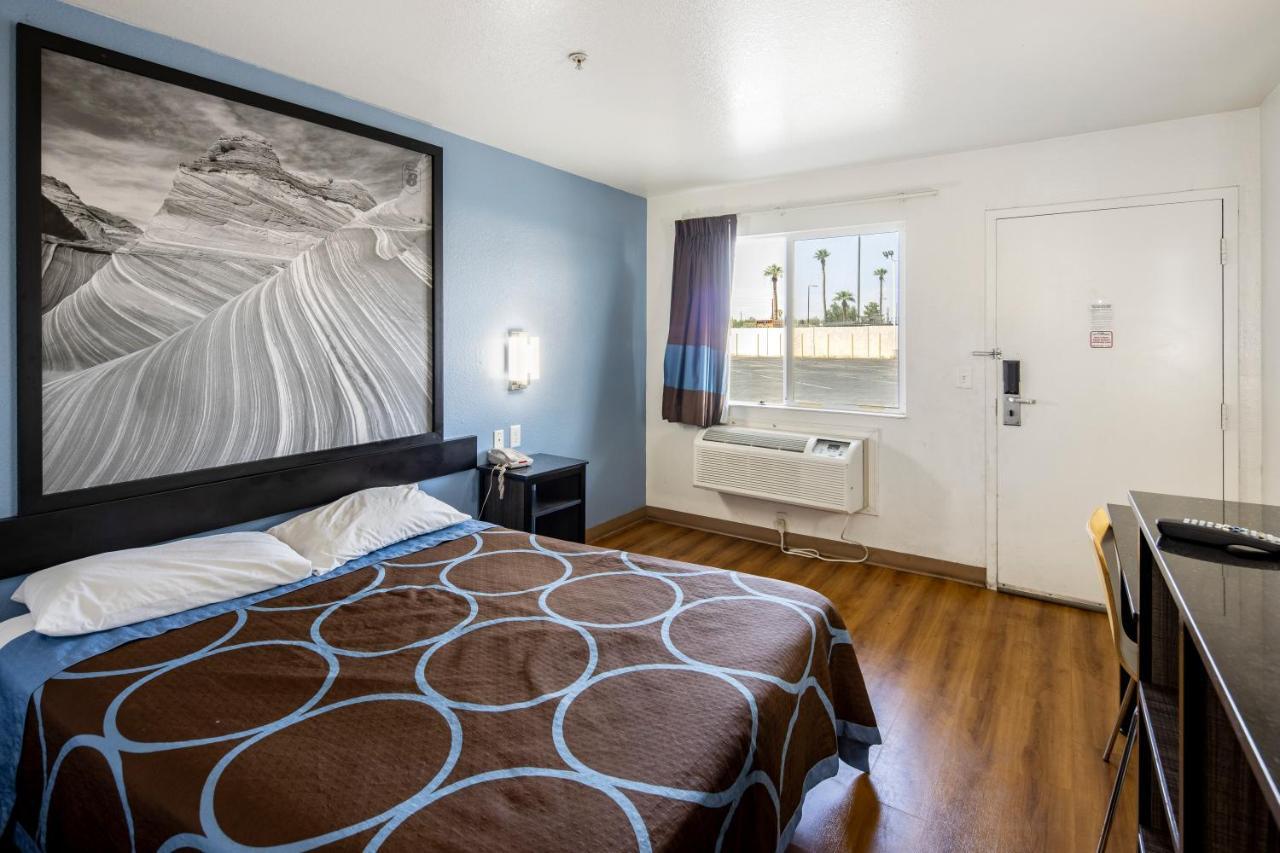 Super 8 By Wyndham Phoenix West מראה חיצוני תמונה